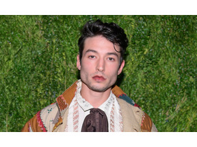 エズラ・ミラー、ハワイでまた逮捕…激高して投げつけた椅子が女性に当たりけがをさせる 画像