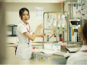 翔太朗たちに迫る危機に「怖すぎる手震える」、ベッキー“山根”の自分の役は「石原さとみ」発言に反応も…「赤いナースコール」4話 画像