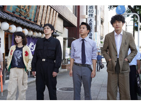 松岡茉優“星砂”のスニーカーに視聴者の注目集まる…“第3の人格”の存在を指摘する声も 「初恋の悪魔」4話 画像