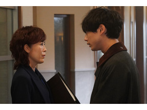 坂口健太郎“小勝負”を守った寺島しのぶ“本庄”の危機に「まさかの本庄さんが…」「競争の番人」8話 画像