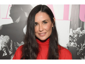 60歳の誕生日を迎えたデミ・ムーアにグウィネス・パルトロウが「地球上で最も美しい60歳！」と祝福 画像