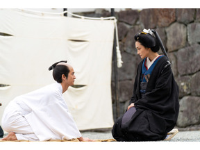 冨永愛“吉宗”に「颯爽と駆ける殿最高」の声、中島裕翔“水野”の裃の美しさにも多くの反応集まる…「大奥」 画像