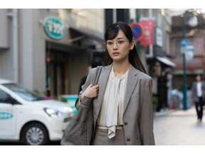 山下美月“羽賀”のスーツの色の変化に「一歩踏み出した」…SNSにコメント多数「スタンドUPスタート」3話 画像