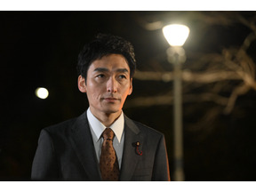 片平なぎさ“鴨井”に迫る草彅剛“鷲津”、視聴者からは「辿り着くのが早すぎる」などの声上がる…「罠の戦争」6話 画像