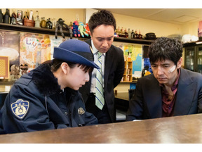 “Barルルーシュ店長役・福山潤”に視聴者盛り上がる一方、斎藤工“雄一”のポスターも話題に…「警視庁アウトサイダー」8話 画像