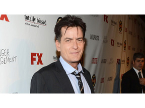 チャーリー・シーン、いじめに遭った愛娘が通っていた学校をツイッターで攻撃 画像