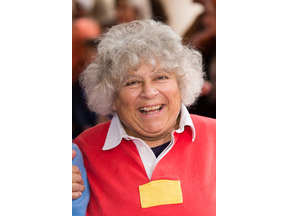 『ハリポタ』で“スプラウト先生”を演じたミリアム・マーゴリーズ、82歳で英版『ヴォーグ』誌表紙を飾る 画像