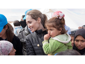 アンジェリーナ・ジョリーがUNHCR親善大使として、アフリカ・コンゴを訪問 画像