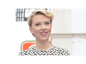 スカーレット・ヨハンソン、美肌の秘訣はリンゴ酢洗顔 画像