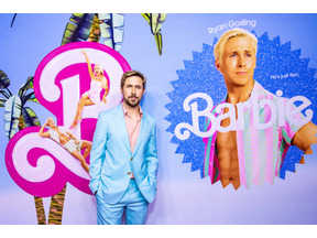 『バービー』、ライアン・ゴズリングが歌う「I’m just Ken」のクリスマスバージョンのMV公開 画像