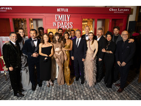 敗血症から回復中のアシュリー・パーク、「エミリー、パリへ行く」シーズン4への復帰を発表「待っていてくれてありがとう」 画像