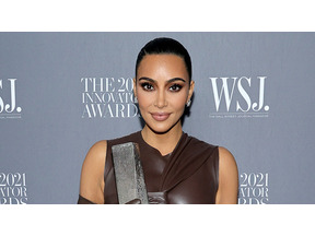 キム・カーダシアン、エリザベス・テイラーのドキュメンタリーシリーズを製作 自身のインタビュー映像も使用 画像