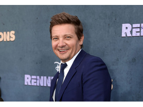 重傷を負った事故から1年、ジェレミー・レナーがホークアイ復帰に「いつだって乗り気です」 画像