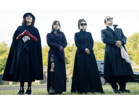 『ビートルジュース』続編より初映像解禁 新キャストのジェナ・オルテガ演じるアストリッドの姿も 画像