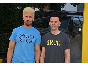 ライアン・ゴズリング、『フォールガイ』のプレミアに「ビーバス＆バットヘッド」の仮装で登場 画像