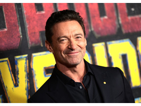 ヒュー・ジャックマン、キー・ホイ・クァンに25年ぶりに再会し大喜び インスタで報告 画像