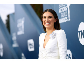 ミリー・ボビー・ブラウン、Netflixで小説家デビュー作「Nineteen Steps」を映画化＆主演か 画像