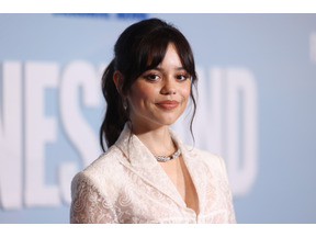 ジェナ・オルテガ、女性版スピンオフについて「女性が主人公のシリーズをもっと作るべき」 画像