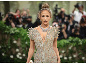 ロサンゼルスの大規模な山火事でジェニファー・ロペス出演『アンストッパブル』のプレミアが中止に 画像