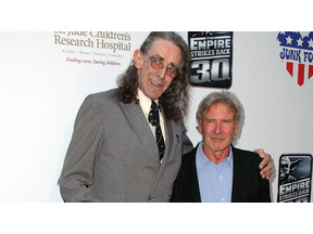 『スター・ウォーズ』チューバッカ役の俳優、ライトセーバー杖を機内に持ち込み一悶着 画像