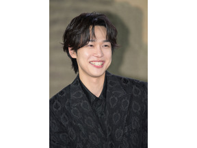 アイドル出身レジデントを熱演！「いつかは賢いレジデント生活」カン・ユソクのビハインド公開 画像