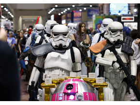 『スター・ウォーズ　エピソード4／新たなる希望』のストームトルーパーのヘルメット、オークションで約3800万円で落札 画像