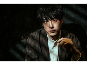 「めっちゃ泣ける」「オッパ呼び、やばすぎ」坂口健太郎、BLACKPINKリサと「Dream」MVで共演 画像