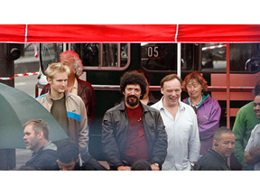 真夏のパリで、伝説の凶悪犯の実話映画を撮影中 画像