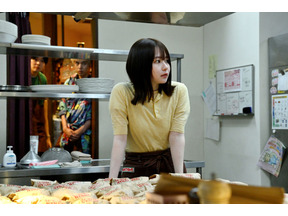 「水町がシナントロープにこだわるのは父を待ってる？」…染谷将太“折田”の読んでいた新聞記事に注目集まる、「シナントロープ」4話 画像