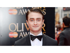 ダニエル・ラドクリフ、24歳の誕生日をロンドンの劇場で迎える 画像