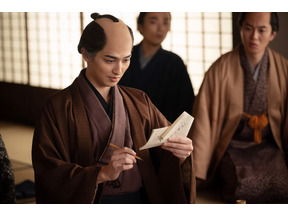 「凄い才能だよね」源内“新作”の秘密に視聴者驚きの声、“写楽”命名シーンにも多くの反応集まる…「べらぼう」45話 画像