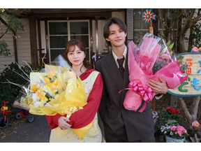 「私にとって宝物」桜田ひより＆「気持ちの入った作品に」佐野勇斗、「ESCAPE」揃ってクランクアップ 画像