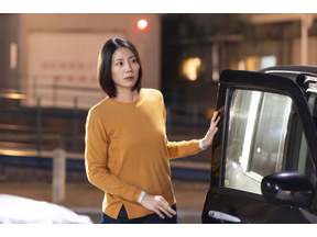 「もしかして後部座席に…」「未来の話だったりする…？」冒頭シーンに注目集まる「夫に間違いありません」 画像