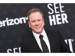 キーファー・サザーランド、重罪に相当する脅迫行為で逮捕 ライドシェアの運転手とトラブル 画像