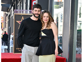 レイチェル・マクアダムスがハリウッドの殿堂入り 『HELP/復讐島』で共演の“パワハラ上司”演じたディラン・オブライエンらが駆け付ける 画像