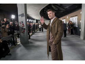 クリス・ヘムズワース「今まで演じたことがない種類の役」マッド・デイモン＆ベン・アフレックら駆けつけ大盛況！『クライム 101』ワールドプレミア 画像