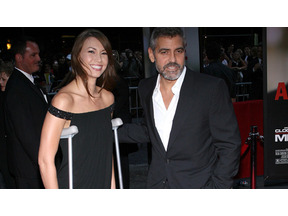 ジョージ・クルーニー、バイク事故で恋人と共に負傷 画像