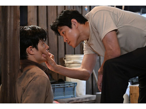 「何処までスゲェんだ鈴木亮平さん!!」「2人いるのかと…」儀堂＆ニセ儀堂の撮影裏が公開！「リブート」 画像