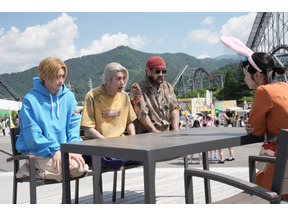 目黒蓮“坂本”が神妙な面持ちで正座!?『SAKAMOTO DAYS』場面写真　激しいバトルの予感＆ほっこり日常も 画像