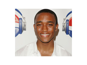 現在放送中「リゾーリ＆アイルズ」出演のリー・トンプソン・ヤングが拳銃自殺 画像