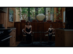 「どういうこと…？」サイズの違う美女の正体は…『KEEPER／キーパー』本編クリップ 画像