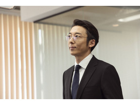 高橋一生“光誠／英人”の米大統領選予測の回答に「匂わせるところがうまい」、「リボーン ～最後のヒーロー～」4話 画像