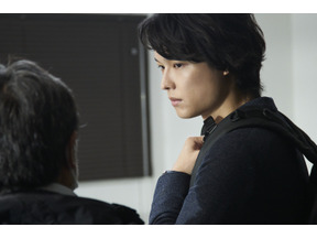 松村北斗＆今田美桜、岸善幸監督の演出について明かす『白鳥とコウモリ』メイキング写真＆コメント 画像