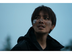 映画復帰作でヤンチャ役に挑む成宮寛貴、異なる表情切り取る新カット独占入手『藁にもすがる獣たち』 画像
