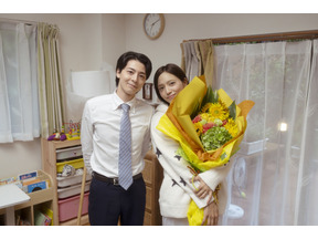 川口春奈主演『ママがもうこの世界にいなくても　私の命の日記』初登場1位、4.4億円突破！　クランクアップ写真公開 画像