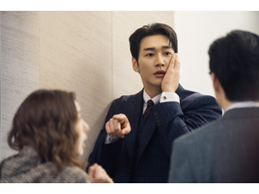 キム・ヨングァン×チェ・スビン、撮影現場で笑いが止まらない⁉　Netflix「ハートにチャージして」ビハインド映像公開 画像