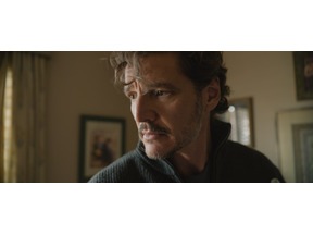 ペドロ・パスカル「ニコラス・ケイジと崖から飛び降りる方がマシ」、『ベヒモス！』でのチェロ演奏習得の過酷さを告白 画像