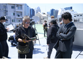 小栗旬「矢吹として生き切った」リリー・ジェームズ＆間宮祥太朗らも登場『バッド・ルーテナント：トウキョウ』特別インタビュー映像 画像
