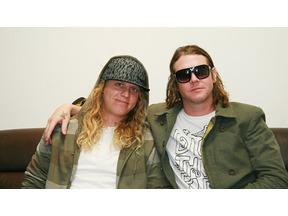 コディを力強く後押し？　『サーフズ・アップ』サントラに参加したダーティ・ヘッズ 画像