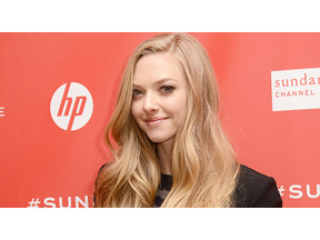 アマンダ・セイフライド、ポケットにナイフを入れたまま飛行機に搭乗 画像